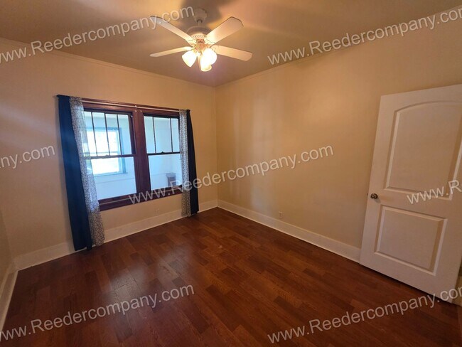 Building Photo - Spacious 2 bedroom house Second Month's rent free for First Responders