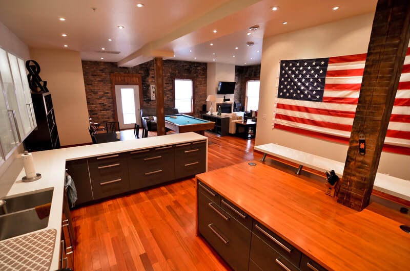 Building Photo - 418 Shelden Ave