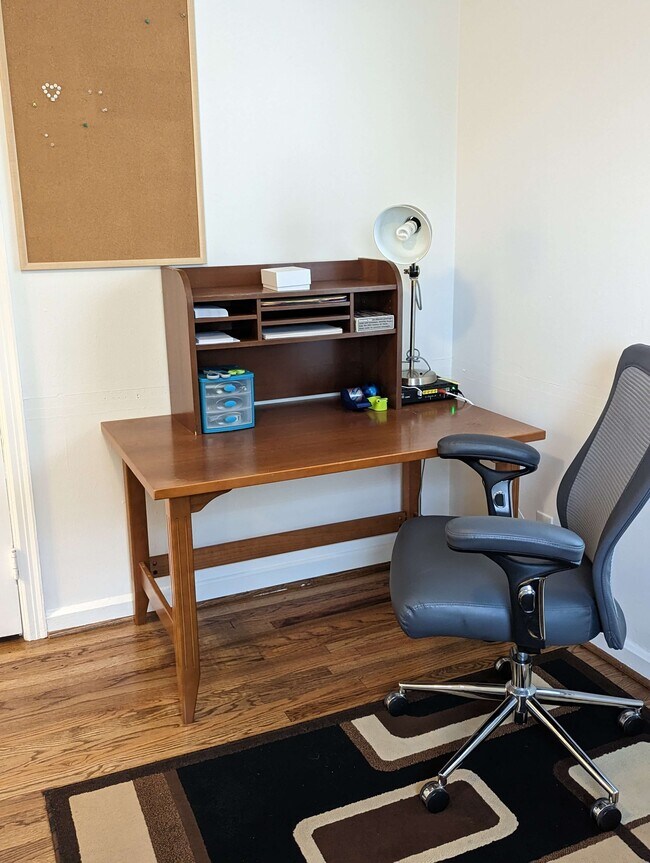 Building Photo - 1805 Bennett St