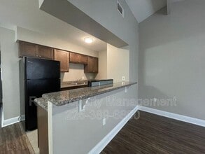 Building Photo - 5500 Dianna Dr