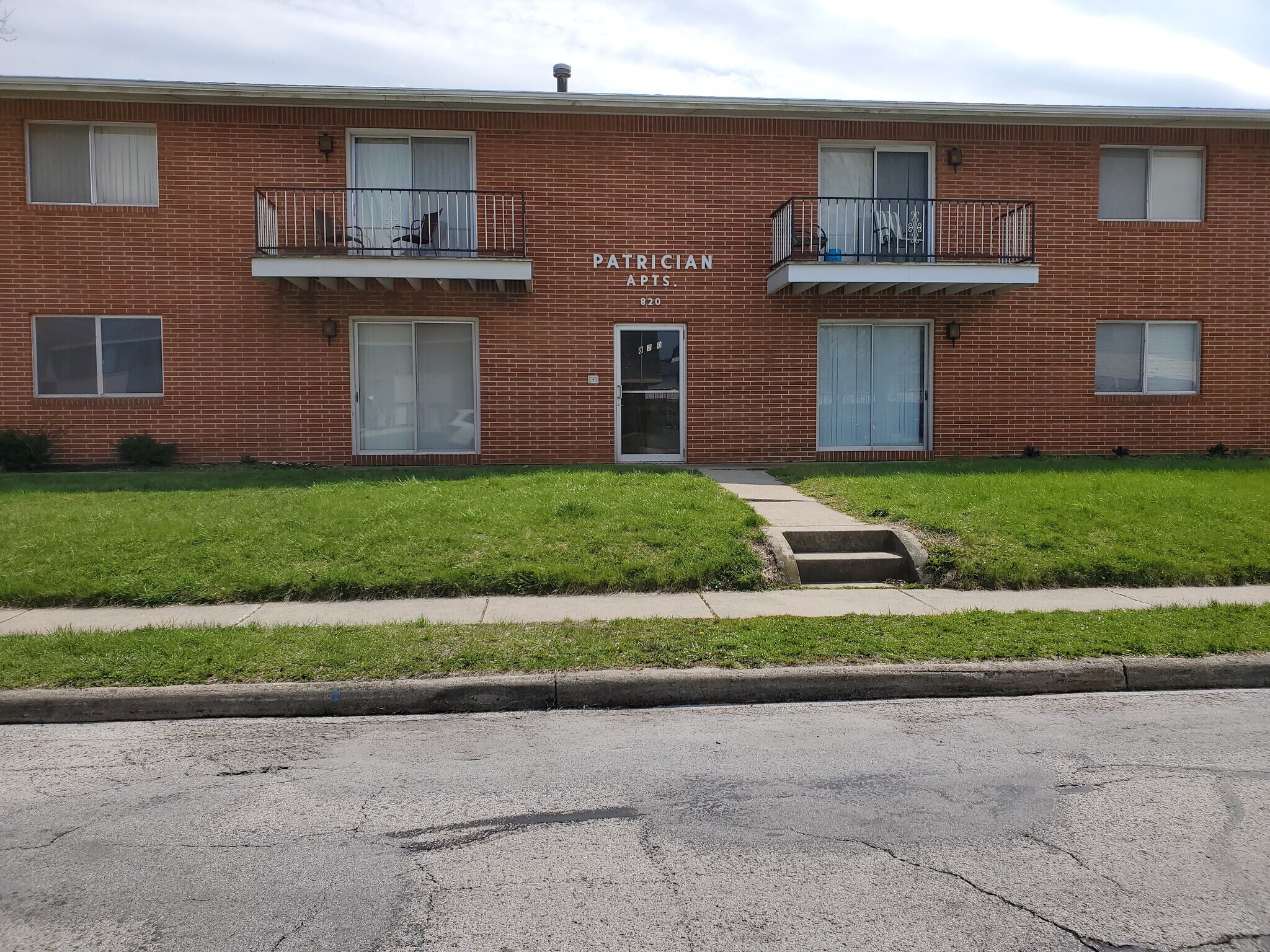 Building Photo - 820 4TH ST