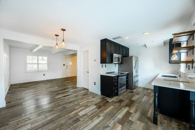 Building Photo - 3104 Harrison Ave