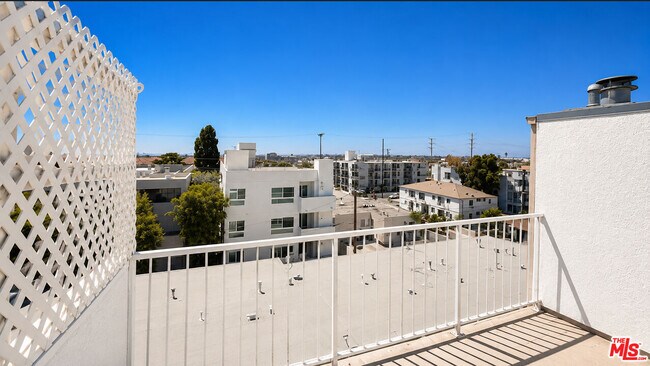 Building Photo - 1250 S Westgate Ave