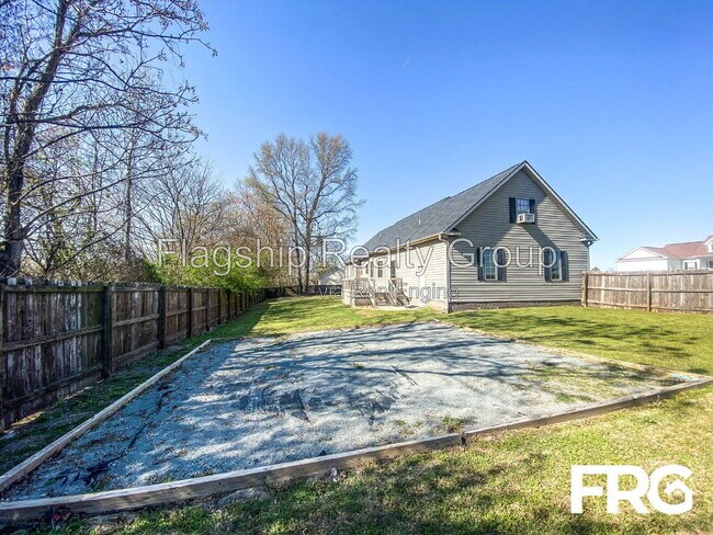 Building Photo - 101 Autumn Ridge Dr