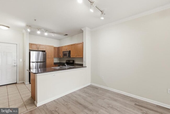 Building Photo - 12913 Centre Park Cir