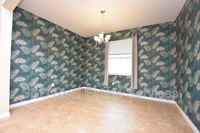 Building Photo - 5632 Aral Dr