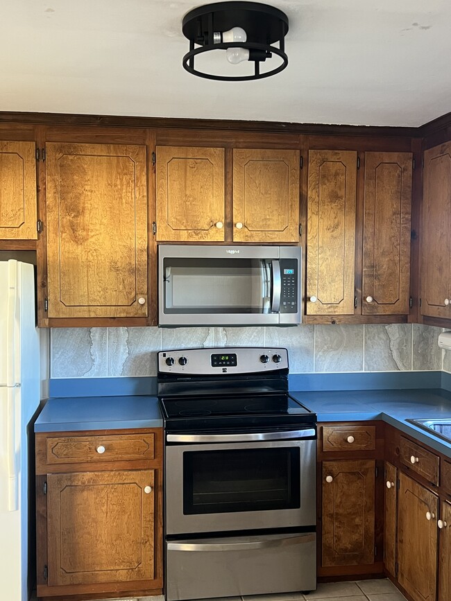 Building Photo - 106 Hawthorne Dr