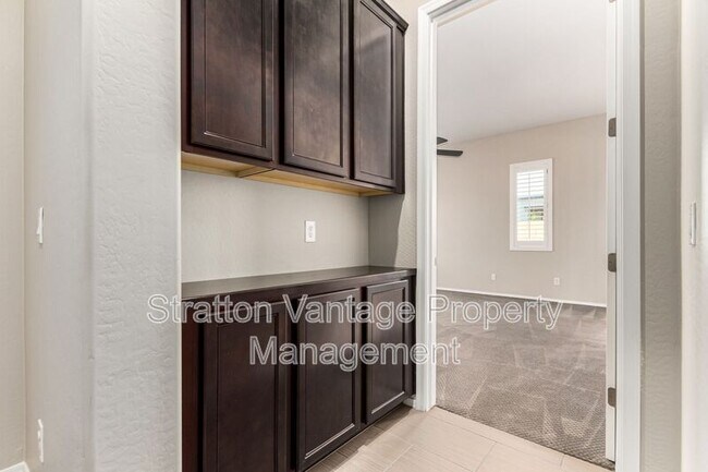 Building Photo - 21004 E Sunset Dr