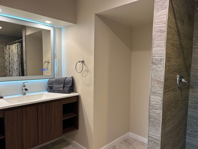 Building Photo - Beautifully Renovated Ranch-style Home!