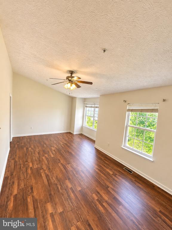 Building Photo - 16417 Eves Ct