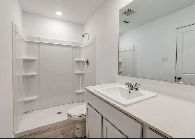 Building Photo - 6310 Sandpiper Ln