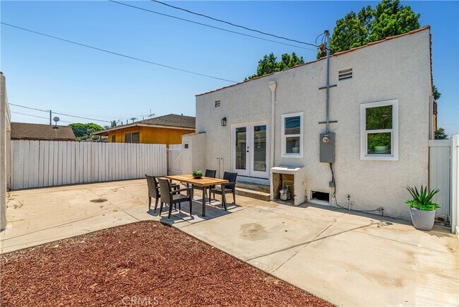 Building Photo - 2320 Easy Ave