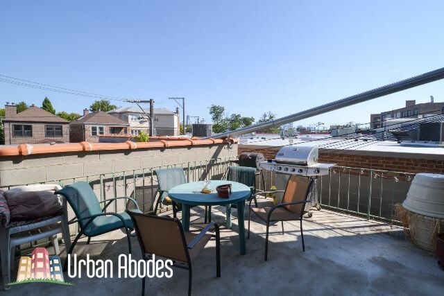 Building Photo - 2129 N Southport Ave