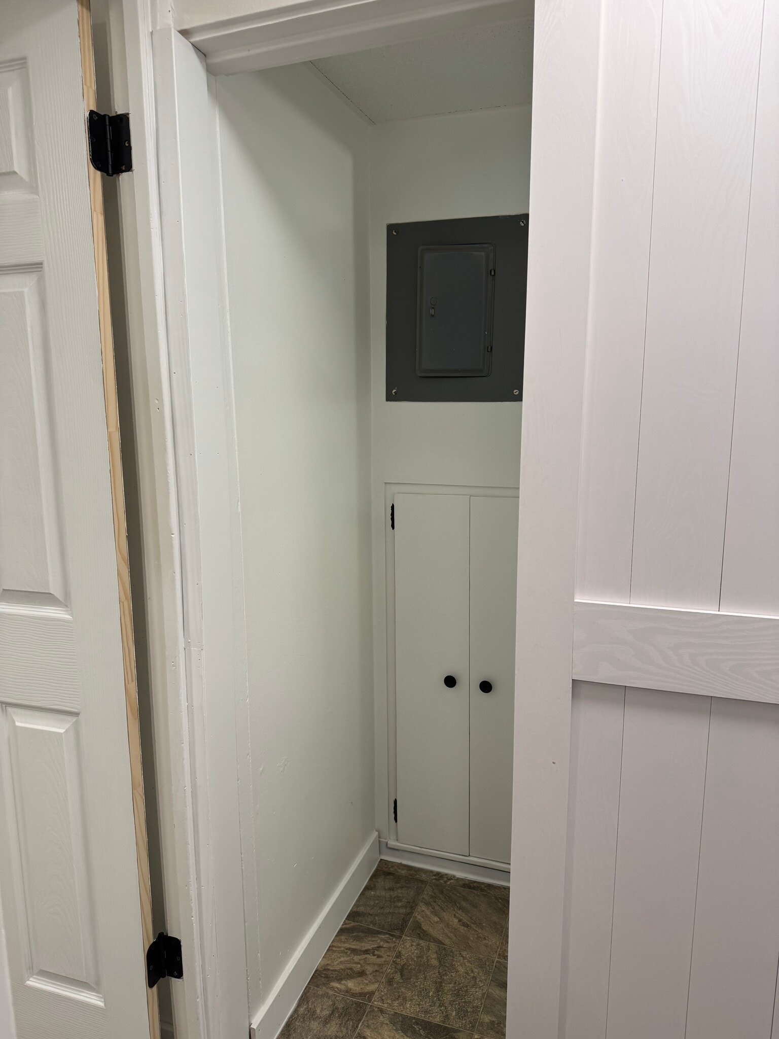 Building Photo - 516 8th St S