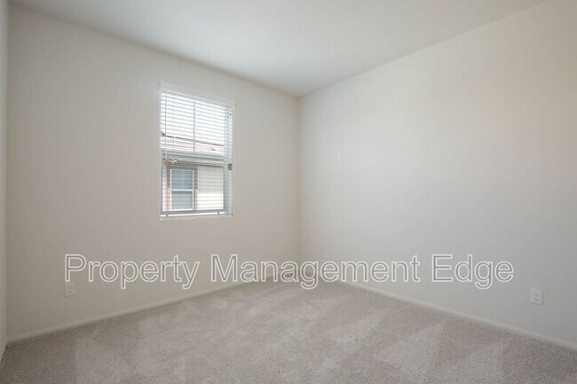 Building Photo - 40268 Birchfield Dr