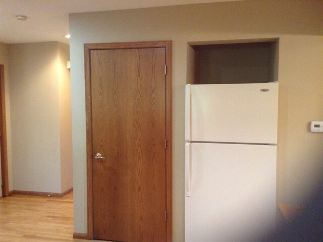 Building Photo - 430 E Clancy St