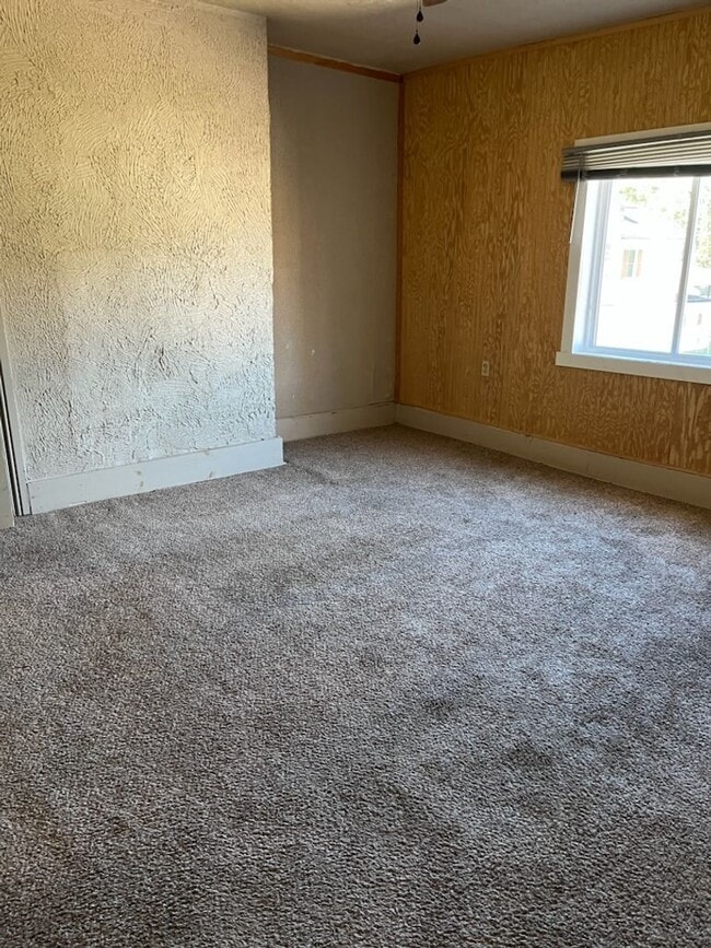 Building Photo - 630 N 4th Toronto