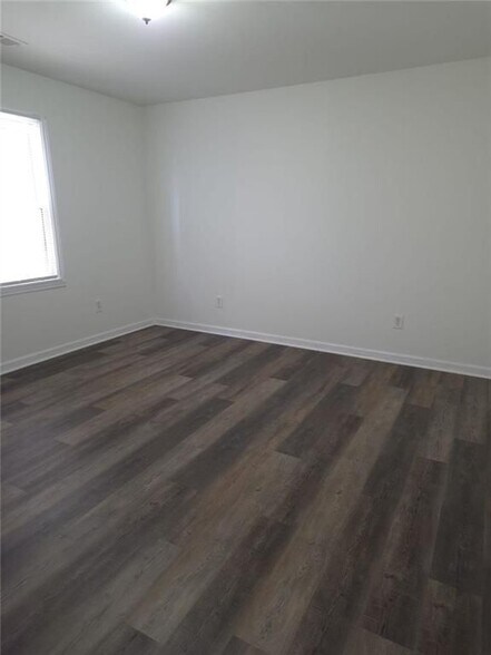 Building Photo - 210 Ormond St SW