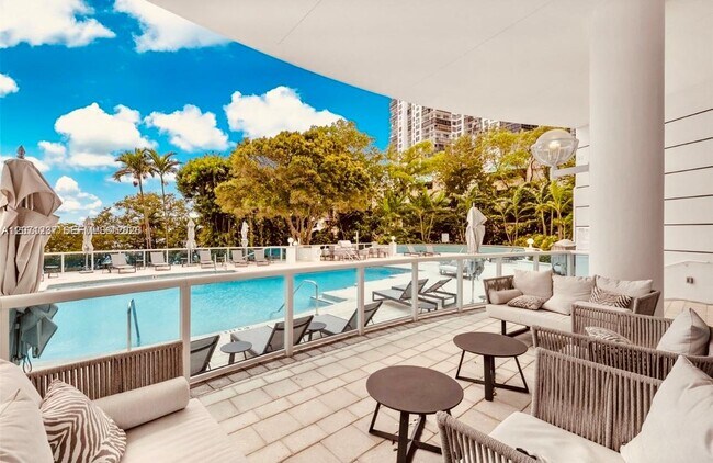 Building Photo - 2127 Brickell Ave