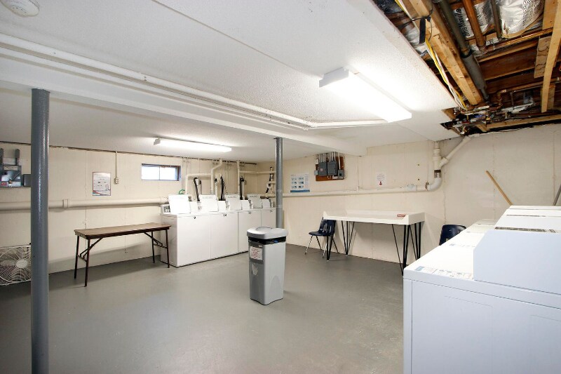 Building Photo - 174 Upper County Rd