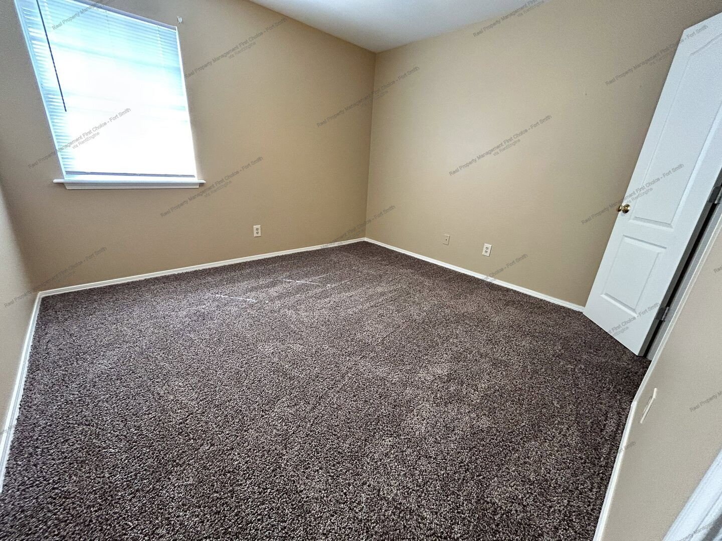 Building Photo - 1206 S 41st Cir