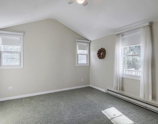 Building Photo - 438 Old Bedford Rd