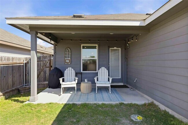 Building Photo - 805 Russet Rock Dr