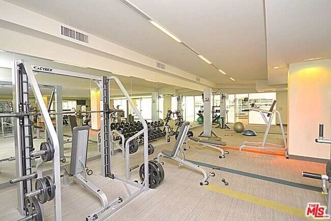 Building Photo - 1234 Wilshire Blvd
