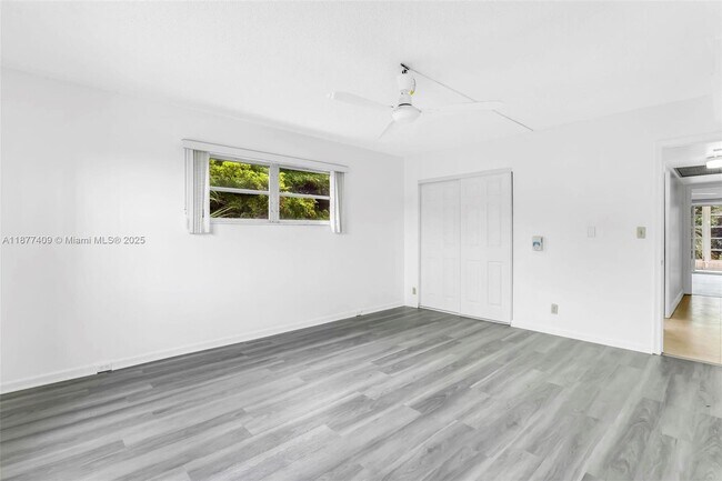 Building Photo - 2401 Antigua Cir