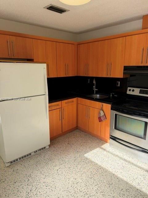 Building Photo - 2655 SW 30th Ct