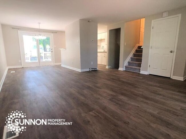 Building Photo - 4BR 2BA Renovated to perfection!