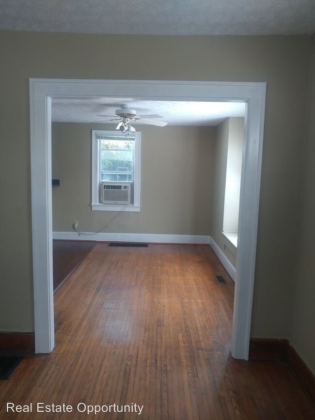 Building Photo - 2 br, 1.5 bath House - 1858 Harrisburg Pike