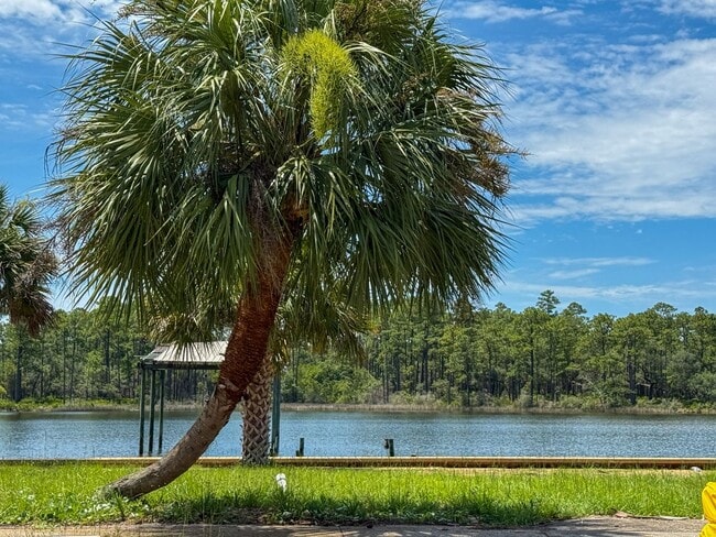 Building Photo - 3 bedroom 2 bath mobile home with tons of ...