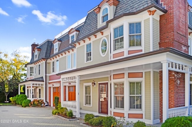 Primary Photo - 282 Bruce Park Ave