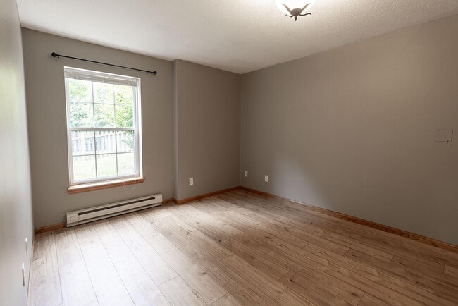 Building Photo - 1302 Look Out Ct