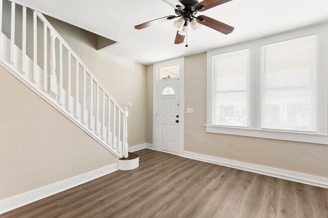 Primary Photo - 2843 Pelham Ave