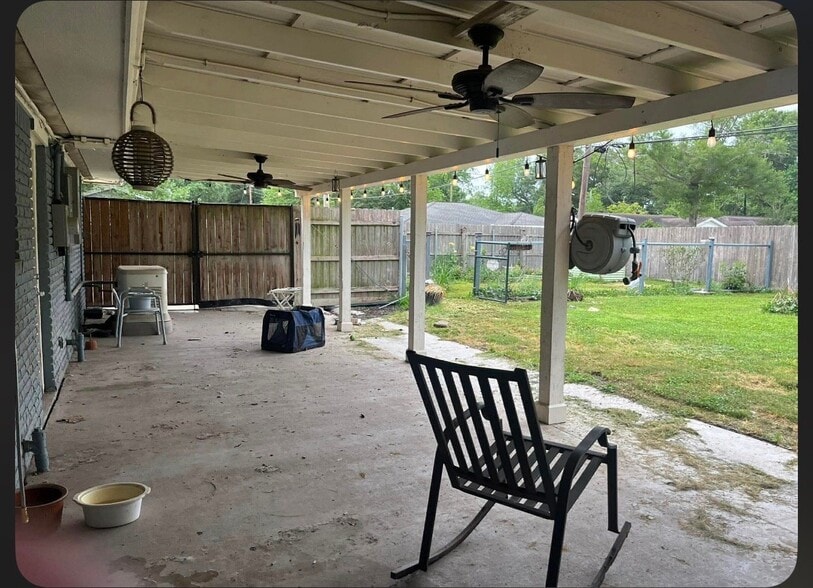 Building Photo - 560 Gardenia Ave