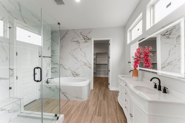 Building Photo - 7007 Longmire Cir
