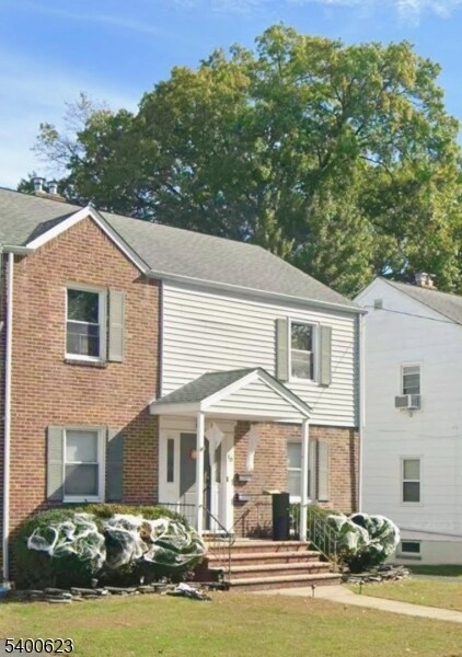 Primary Photo - 10 Roosevelt Ave