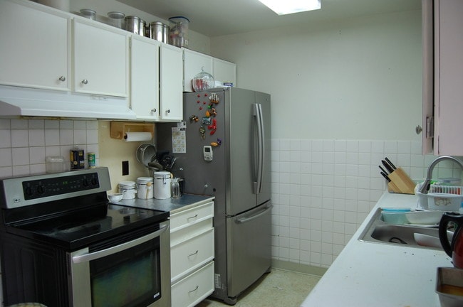 Building Photo - 825 34th St