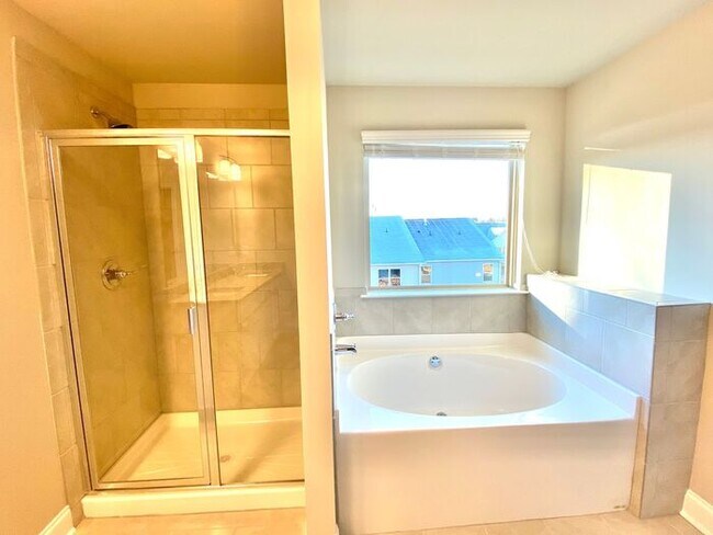 Building Photo - 538 Walton Dr