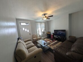 Building Photo - 3 Bedroom/2 Bath House in Lawrenceville --...