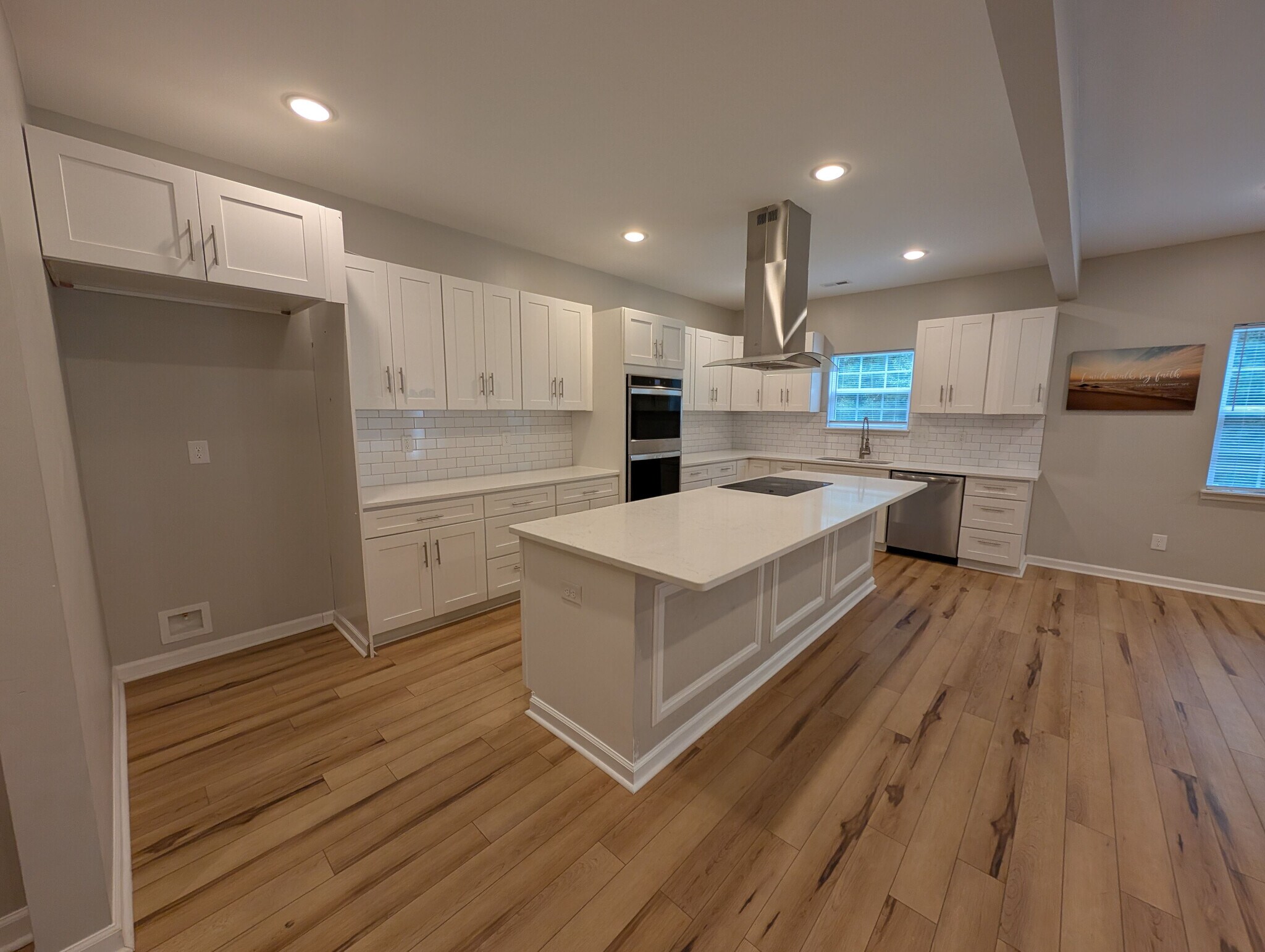 Building Photo - Room in House on Stone Mountain Dr