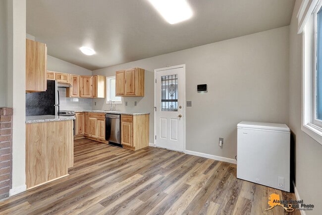 Building Photo - Charming 3 Bedroom Ranch Style Home in East Anchorage