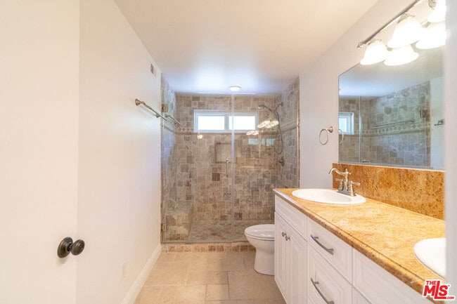 Building Photo - 4220 Towhee Dr