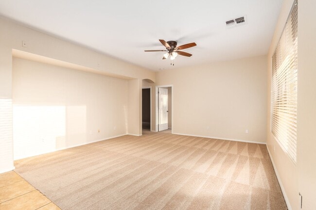 Building Photo - Gorgeous Golf Course Views in Gilbert, AZ!