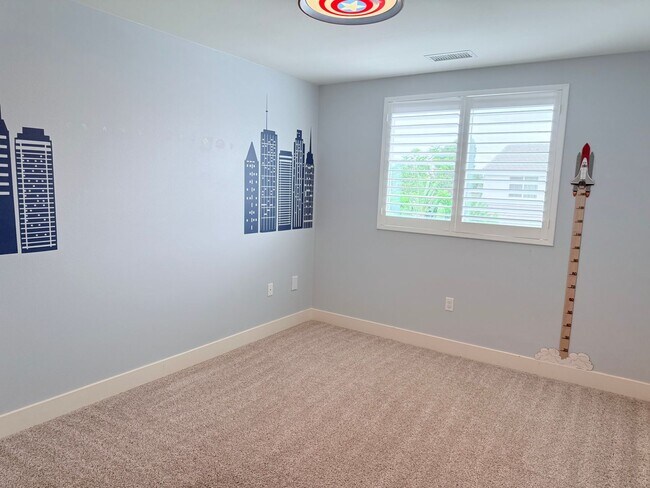 Building Photo - Reseda Ranch 5 bedroom 3 bath house!