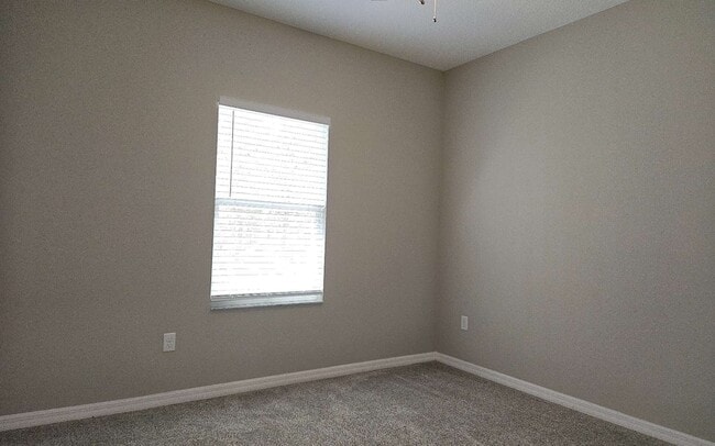 Building Photo - 160 SW Ivy Glen