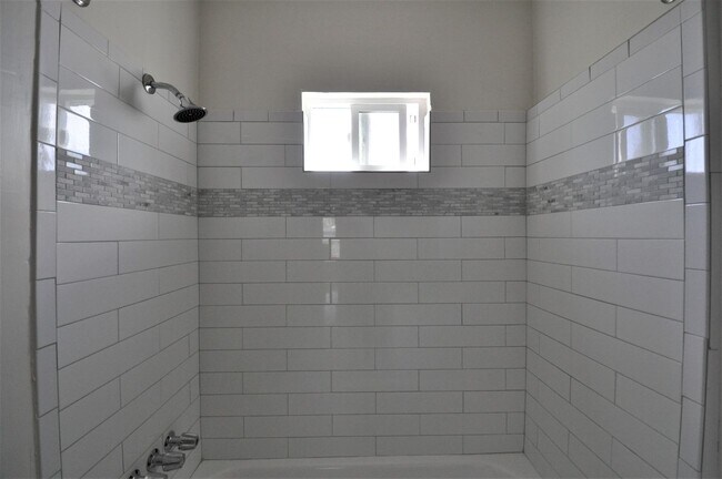 Building Photo - 11107