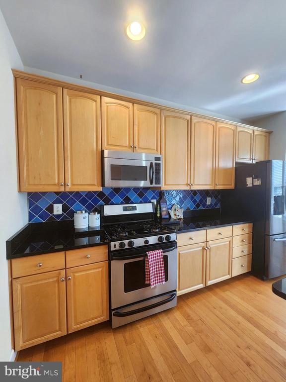 Building Photo - 917 Crestfield Dr